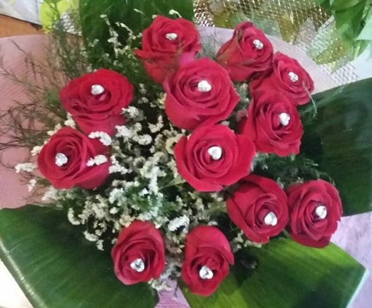 Envio y venta de flores ,rosas, plantas,arreglos florales ,regalos y desayunos a domicilio con delivery gratis en la Ciudad Autonoma de Buenos Aires y con costo de envo en localidades del Gran Buenos Aires asi como delivery de flores y plantas a travs de florerias asociadas en todas las provincias de la Argentina, Buenos Aires, la Pampa, Tucuman, La Rioja, Ro Negro, Entre Rios, Corrientes, Misiones, Neuquen, Chubut, Tierra del Fuego, Santa Cruz, San Luis, Mendoza, Cordoba, Jujuy, Formosa, Santiago del Estero, Salta, Chaco, Catamarca ,San Juan, y ademas realizamos el delivery de flores ,coronas,palmas , plantas y regalos a todas las ciudades de Argentina, Mar del Plata, Crdoba, Buenos Aires, con cargo en Santa Rosa, La Plata, Bella Vista, Neuquen, Pilar, Paran, Posadas, Resistencia, Cipolleti y mas de 300 ciudades y localidades en todo el territorio de nuestro pas, asi como tambien tenemos la posibilidad de enviar flores a casi todo el mundo en cuestion de horas